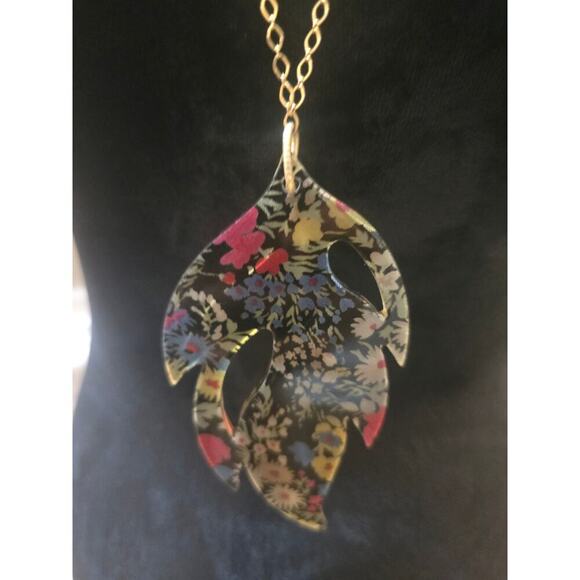 Women's Multicolor Pendent Necklace With Lobster Chain Claw Clasp - Picture 3 of 6
